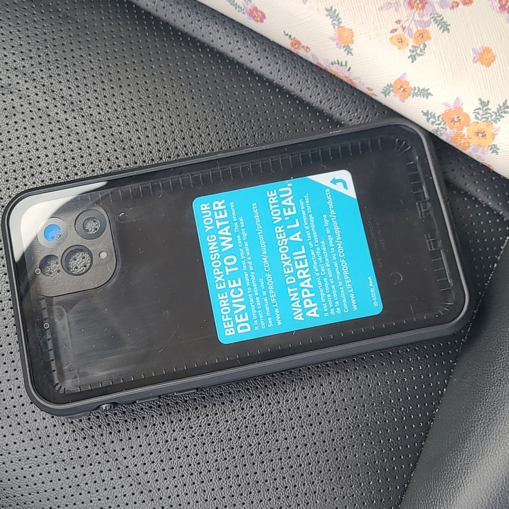 iPhone 11 Pro Max Life proof case